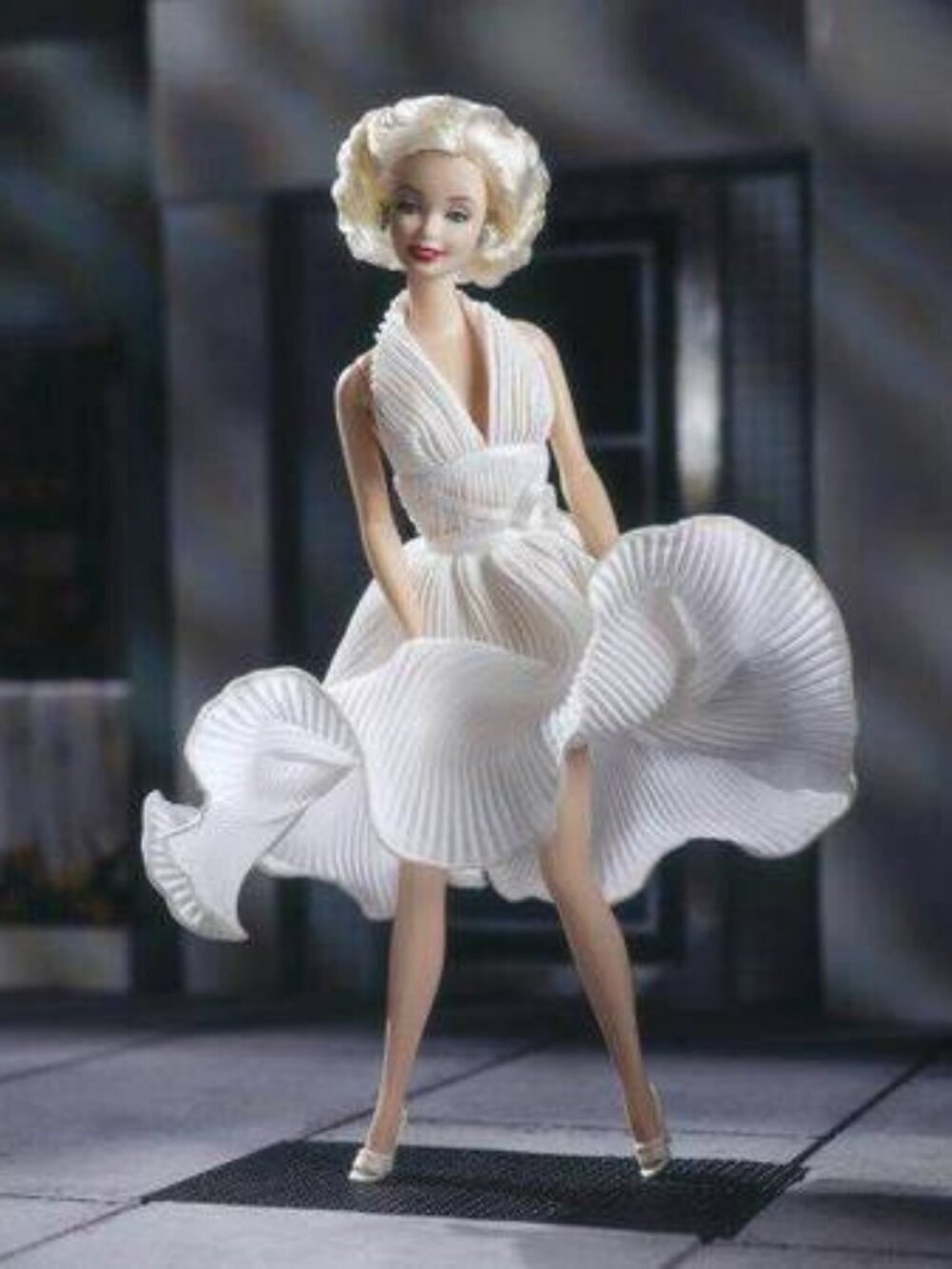 NIB Barbie Marilyn Monroe Seven Year Itch